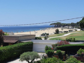 à moins de 100 m de la plage à pied